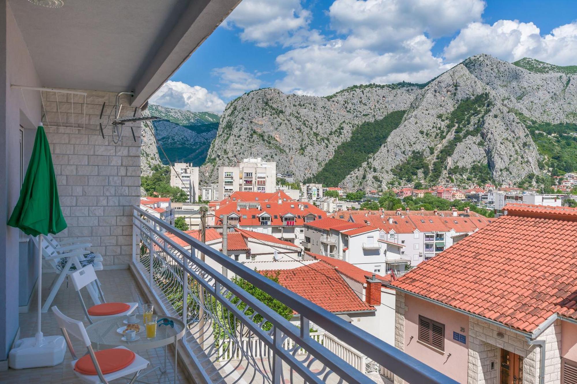 Apartment Adrian Omiš Kültér fotó