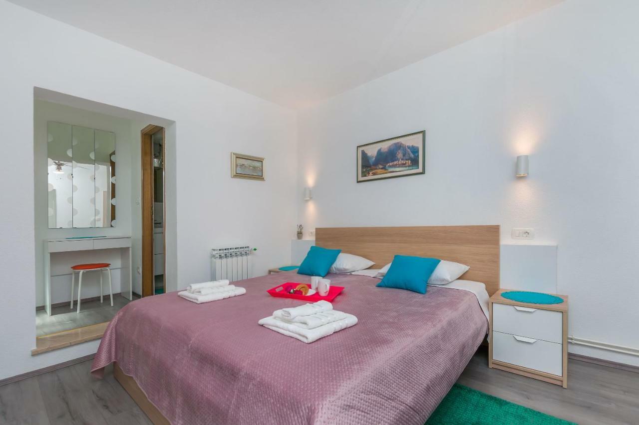 Apartment Adrian Omiš Kültér fotó