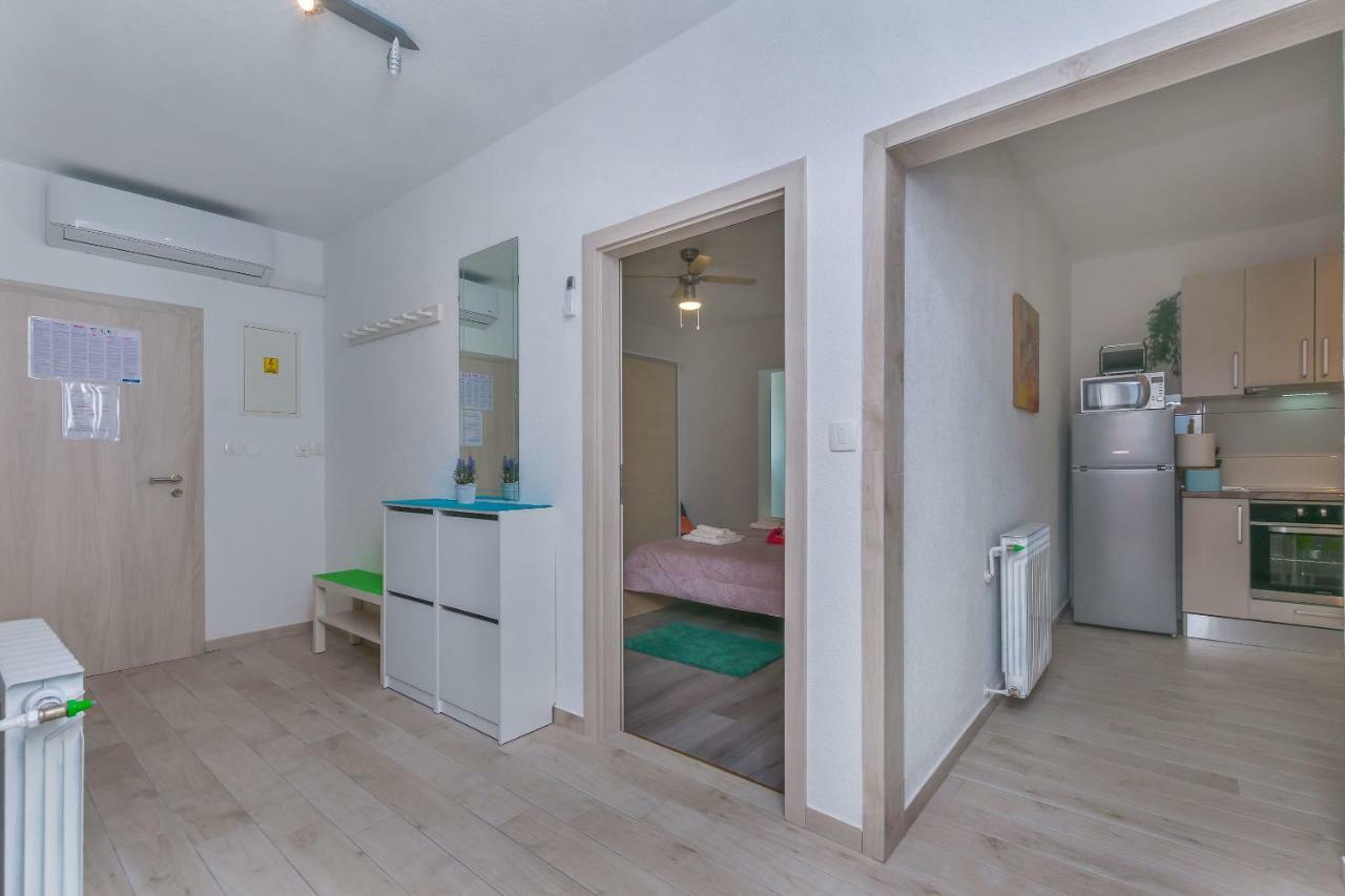 Apartment Adrian Omiš Kültér fotó